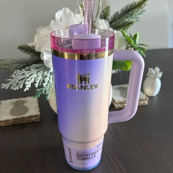 Stanley Wicked Glinda 30oz limited edition tumbler - For Good 2025 release - Picture 1 of 4